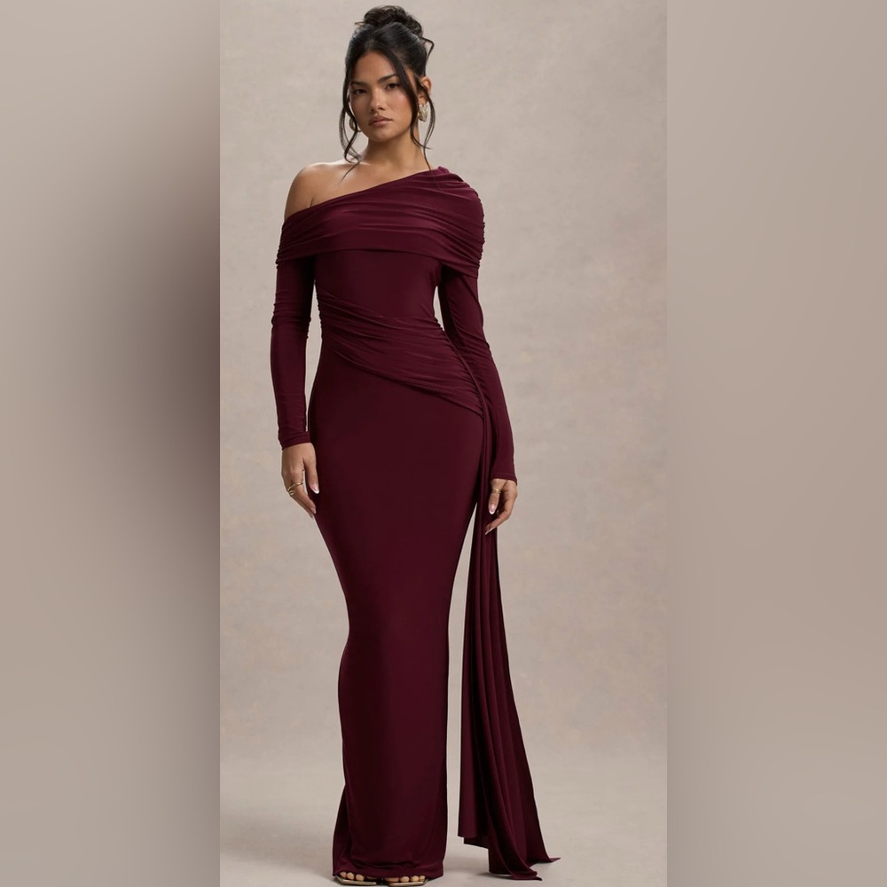 Club L London Off-Shoulder Ruched Long Sleeve Maxi Dress in Burgundy